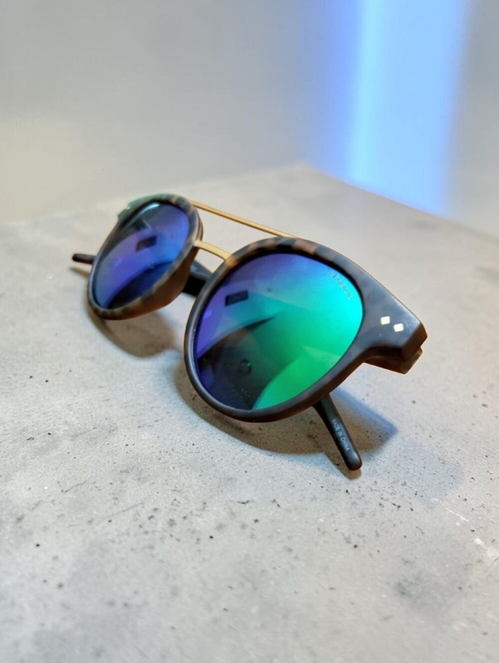 Polaroid Round Sunglasses | Mirrored Lens | Like New ✨ #polarizedlenses #sunglas